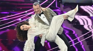 Sanremo 2024, effetto-John Travolta? Share, i dati della terza serata