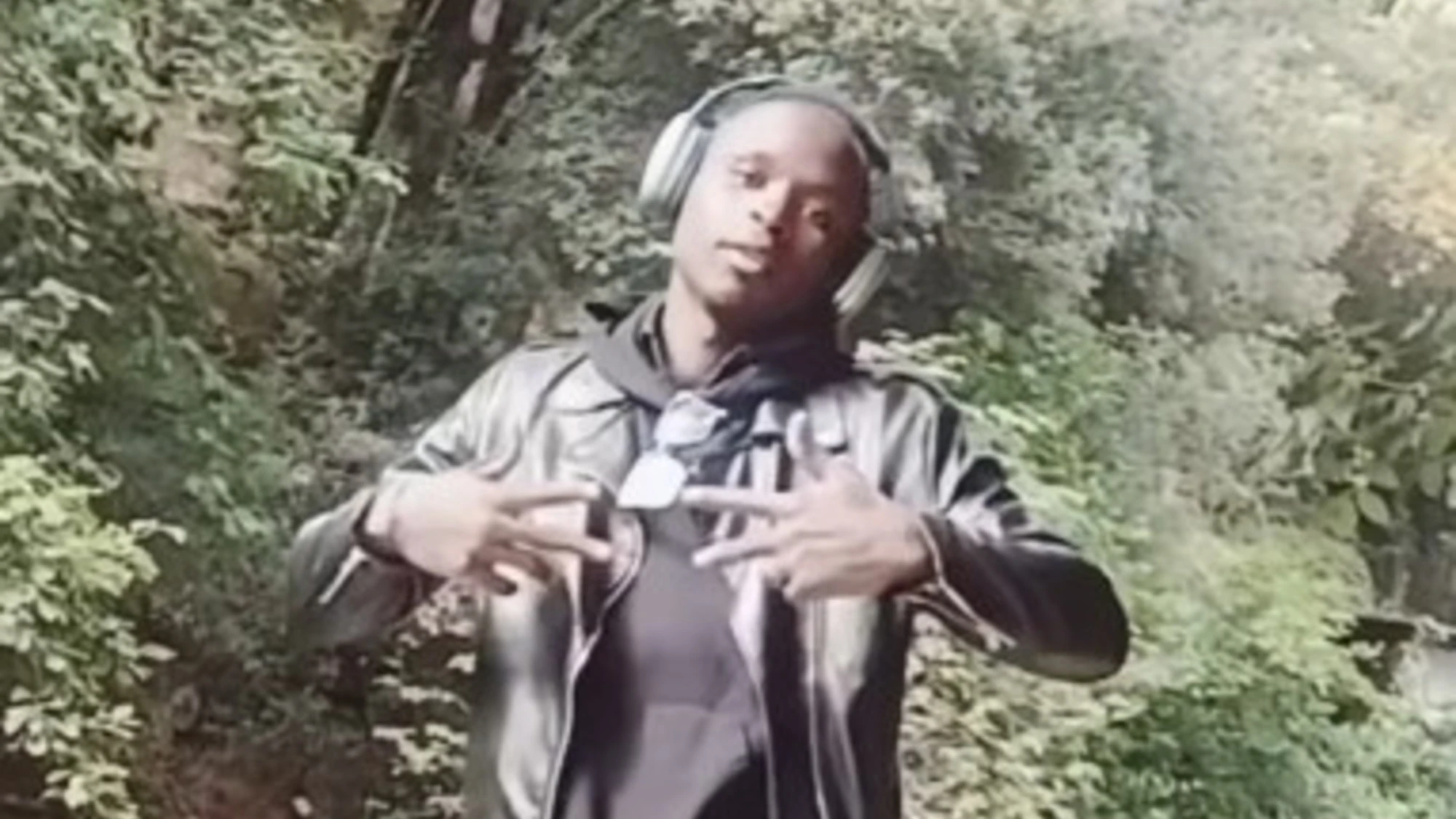 "Silvia Sardone incinta di me": la canzone del migrante indigna la Lega