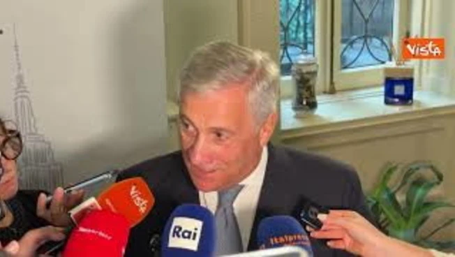 Tajani e la frase sulle gonne corte: Mi scuso, mai pensato di offendere le donne. Parole fraintese