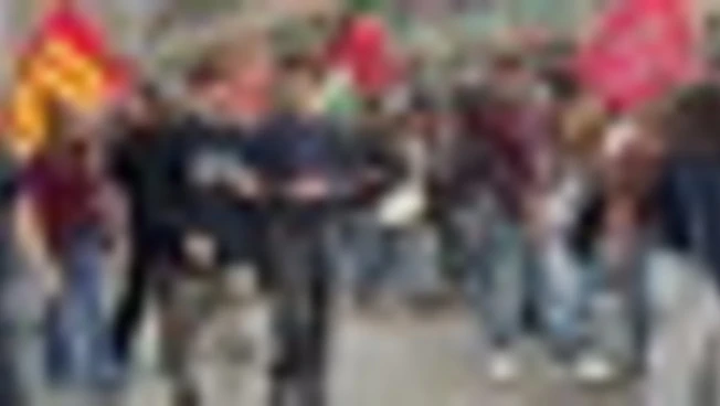 A Milano sfila il corteo degli studenti, almeno 3000 in piazza