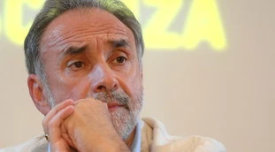 Coronavirus, Giuseppe Remuzzi e la nuova frontiera del contagio: occhio alla "sovradispersione"