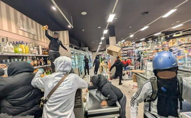 Per i vescovi italiani i vandali sono da capire e non da evangelizzare