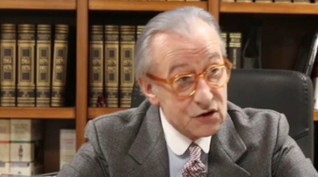 Vittorio Feltri, la bordata: "La quantità di cretini che vogliono entrare in magistratura, ecco il problema dell'Italia"
