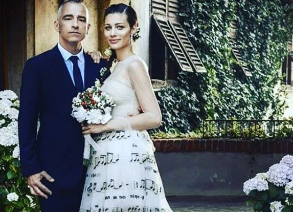 Eros Ramazzotti e Marica Pellegrinelli, i commenti dei colleghi vip: "L'uomo che tratta la donna così..."