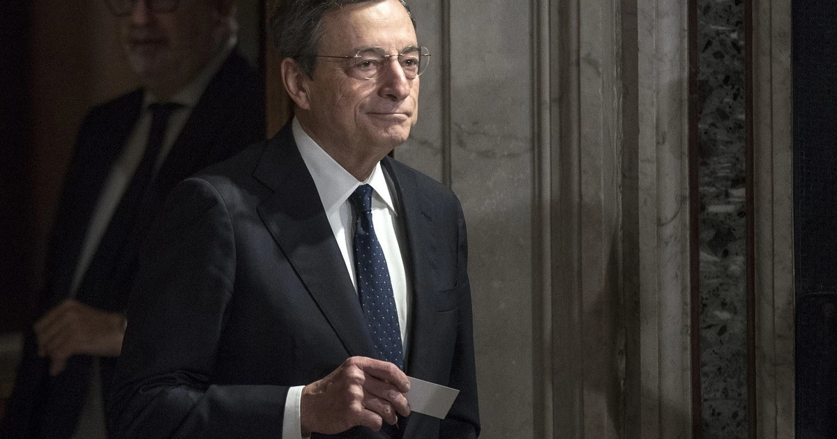 Mario Draghi, il retroscena sulla fila di auto blu a casa. "Compleanno anticipato", la manovra politica sospetta