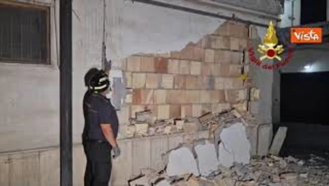 Terremoto Campi Flegrei, proseguono le verifiche tecniche dei Vigili del fuoco sugli edifici