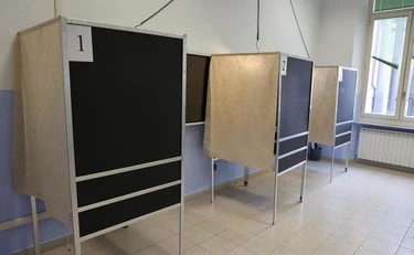 Referendum, il "clic" imbarazzante dentro alla cabina: esplode il caso a Ferrara