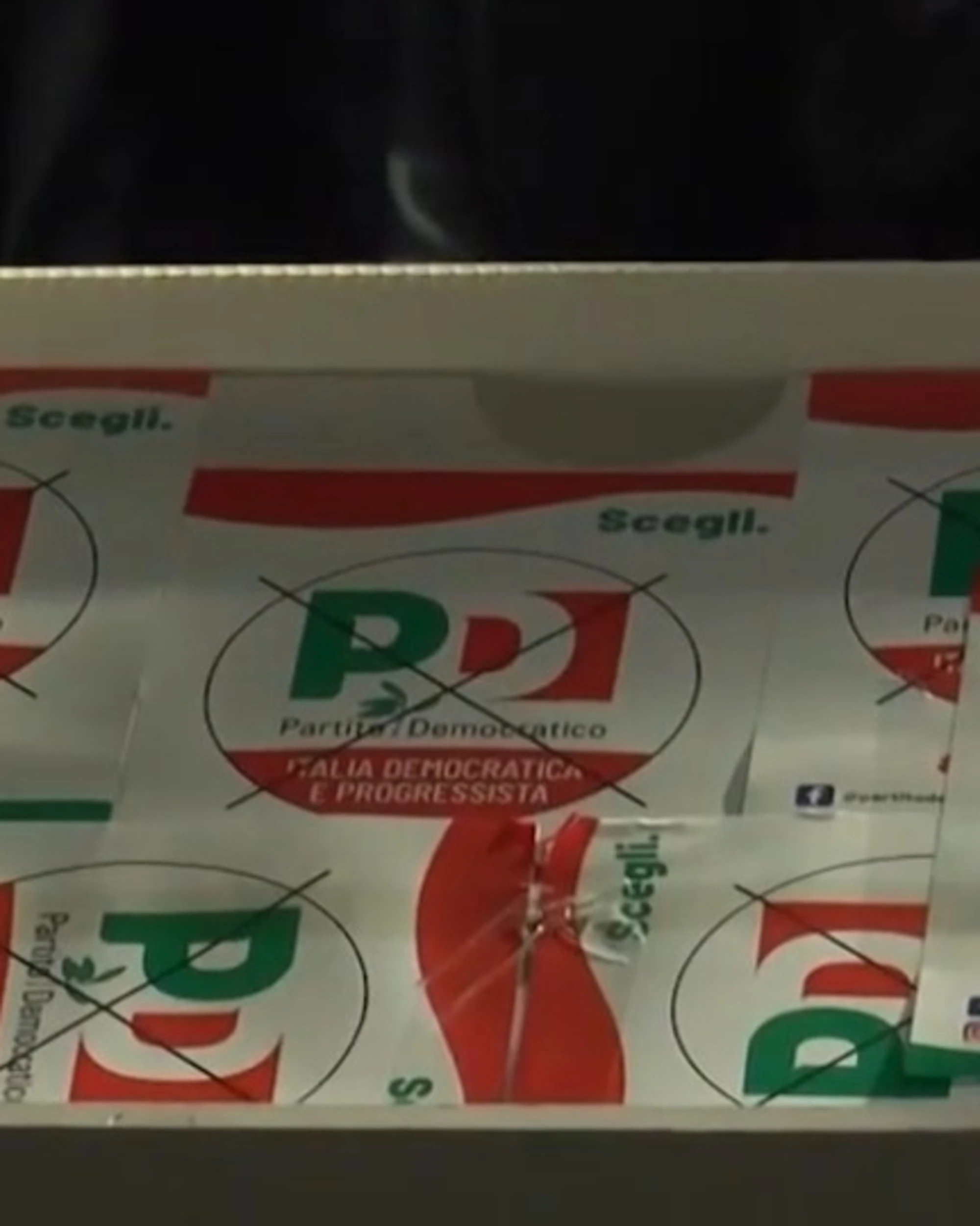Pd, scandalo a Pisa: tessere comprate e operai albanesi