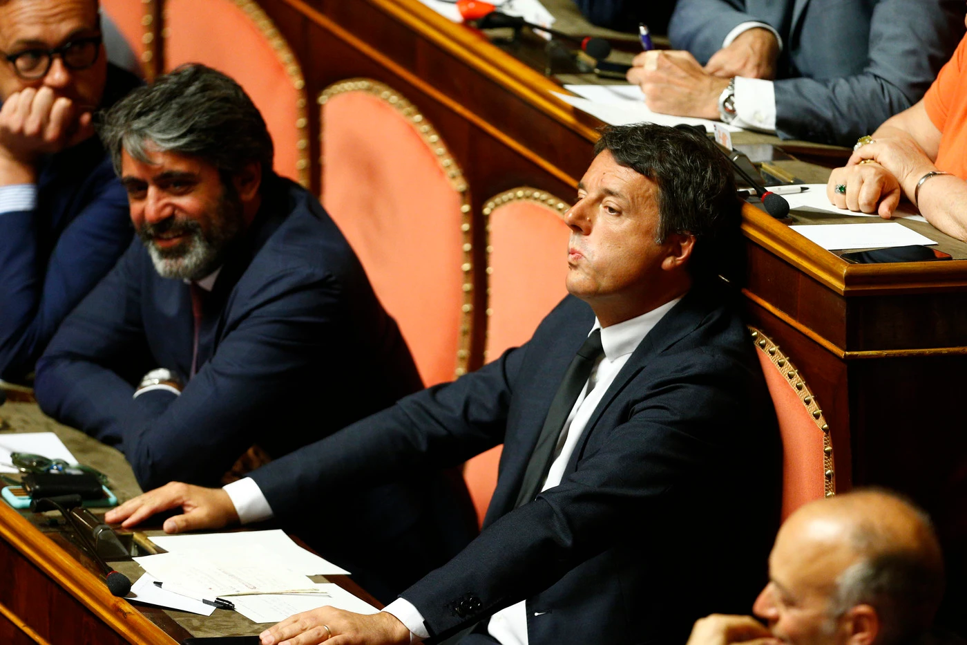 Renzi sfotte la Meloni per Orban: "Patrioti ungheresi". Lei lo gela: "Chi sono gli amici e chi i nemici"