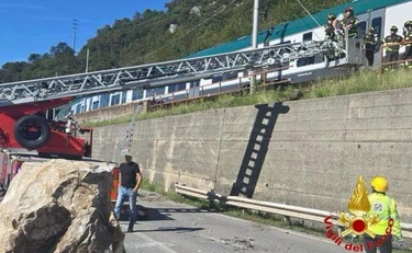 https://media.liberoquotidiano.it/KBgY9ORwUUZ5NTsHNOjQD_bNzojmmDkU5bC51c4PxJg/width:800/quality:90/aW1hZ2VzLzIwMjUvMDkvMjgvMTc1NzUyNDEyLTkyYjI0NGZlLWJkMDItNGUwMS1hYjRiLTI1NzliNDdhYWJiZi5qcGc.webp