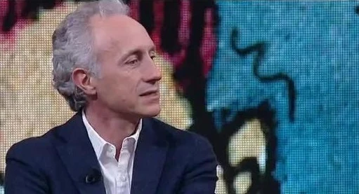 Marco Travaglio si suicida con Sanremo, la figuraccia: insulta Salvini, ma "scorda" che Di Maio...
