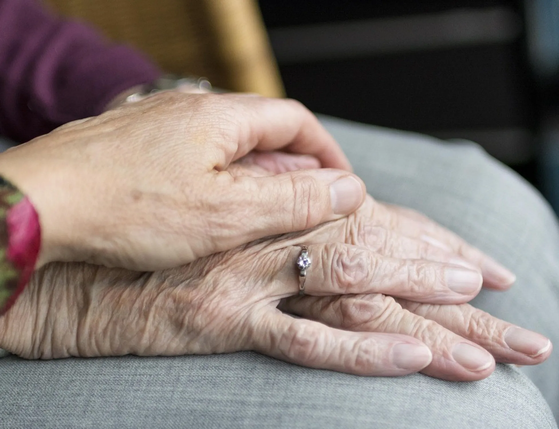 Alzheimer, ultrasuoni per riattivare il cervello: la cura rivoluzionaria