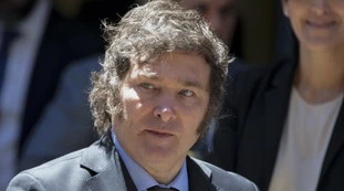 Javier Milei a Roma, fuga dall'hotel e mini-rimpasto: cosa sta succedendo