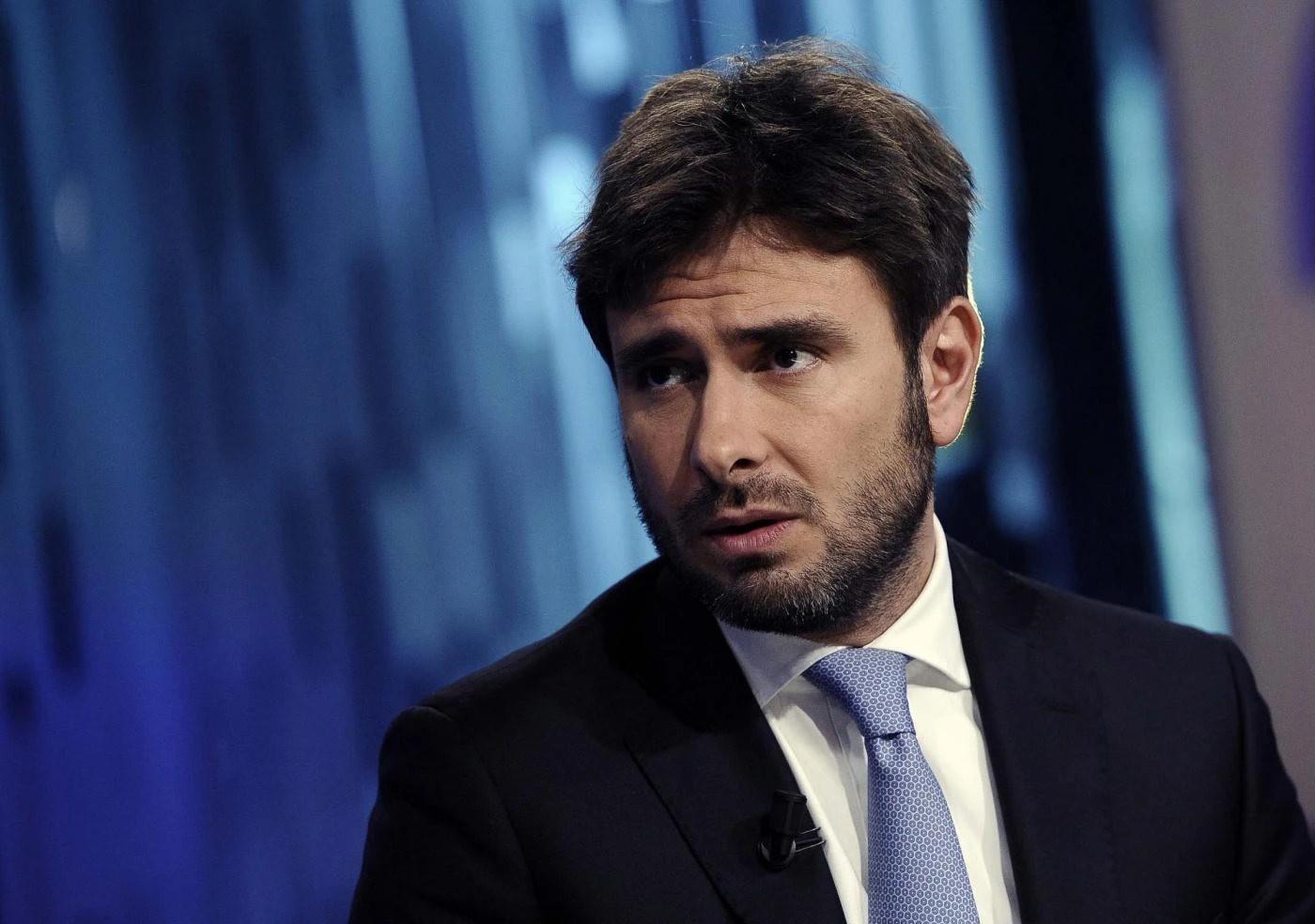 Alessandro Di Battista massacrato da Luigi Di Maio: "Ho fatto diecimila chilometri in un mese"