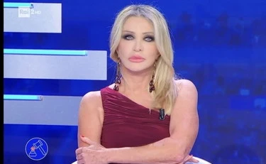 Paola Ferrari: "Non possiamo stare zitte". Attacco a Diletta Leotta?