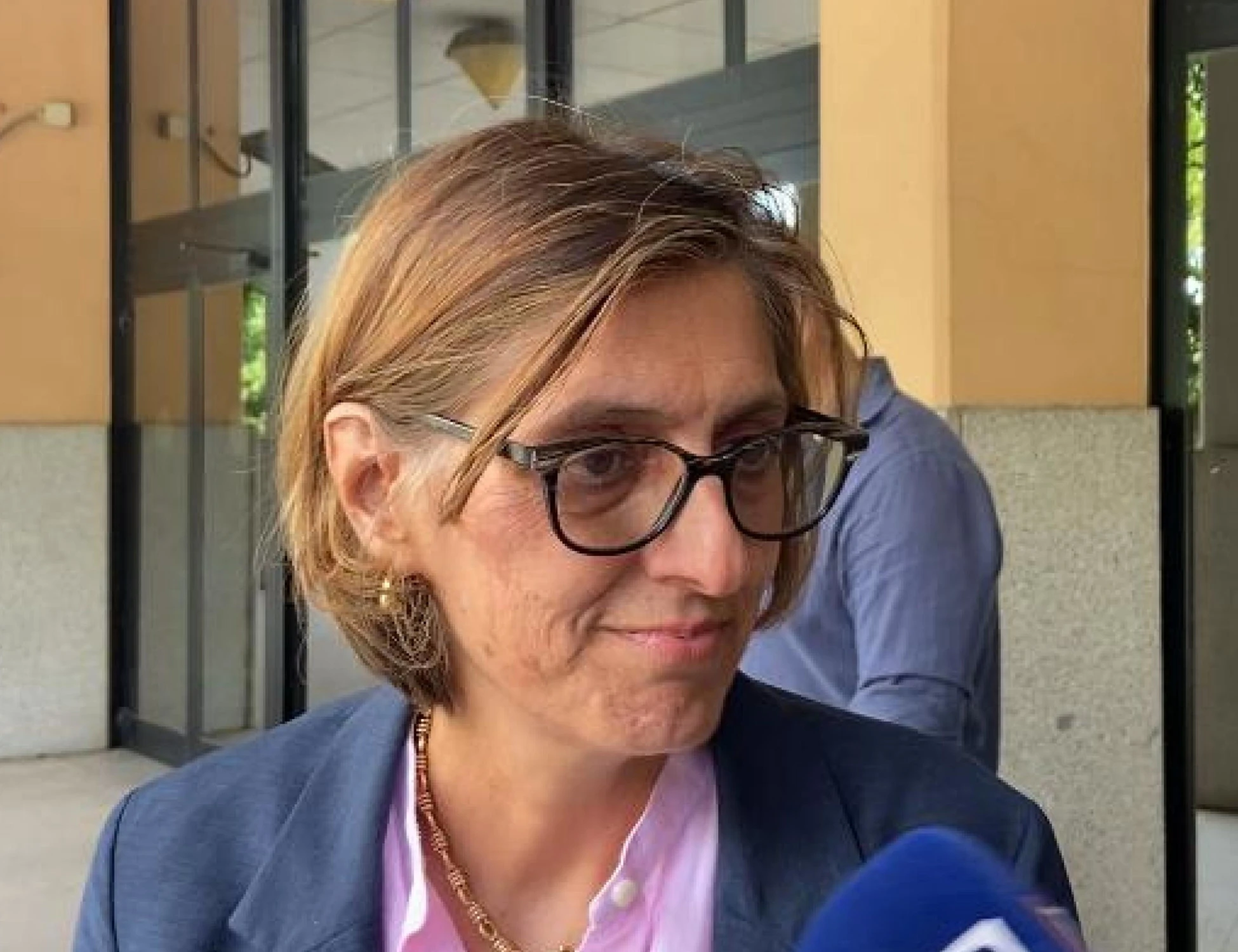 Giulia Bongiorno, vergogna femminista: letame davanti al suo studio
