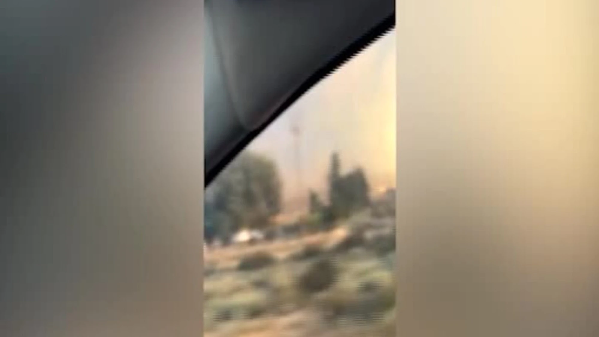 Nevada, automobilista riprende l'incendio 'Hawk Fire': le immagini