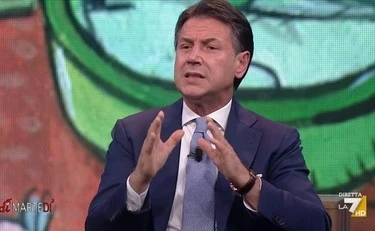 Conte disperato in tv, la spara grossa contro Fdi: "Ci vedia