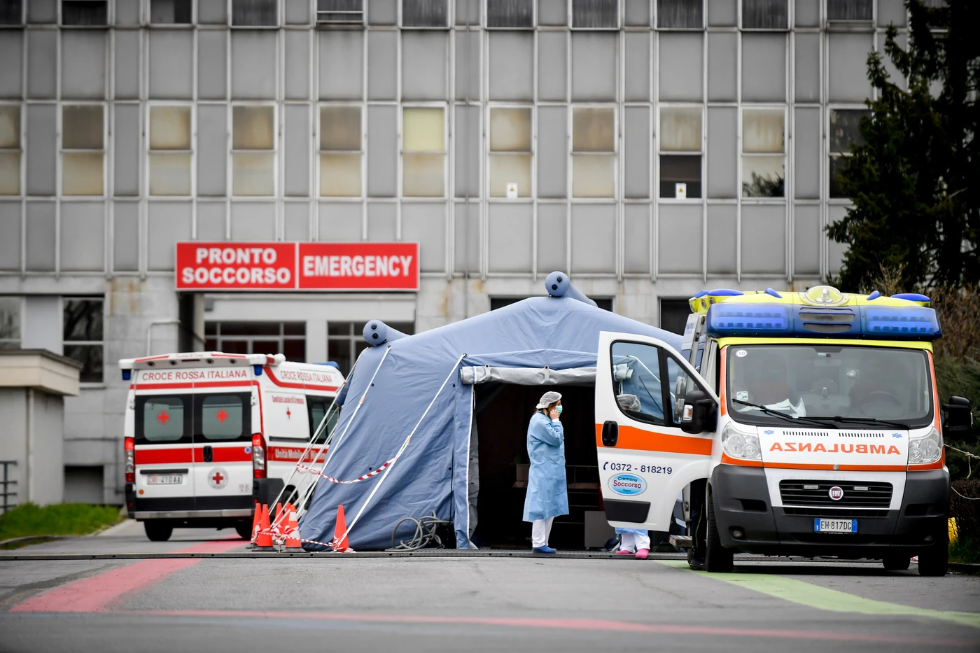 Coronavirus, timore per i posti letto in terapia intensiva: "La situazione è critica", quali rischi corriamo