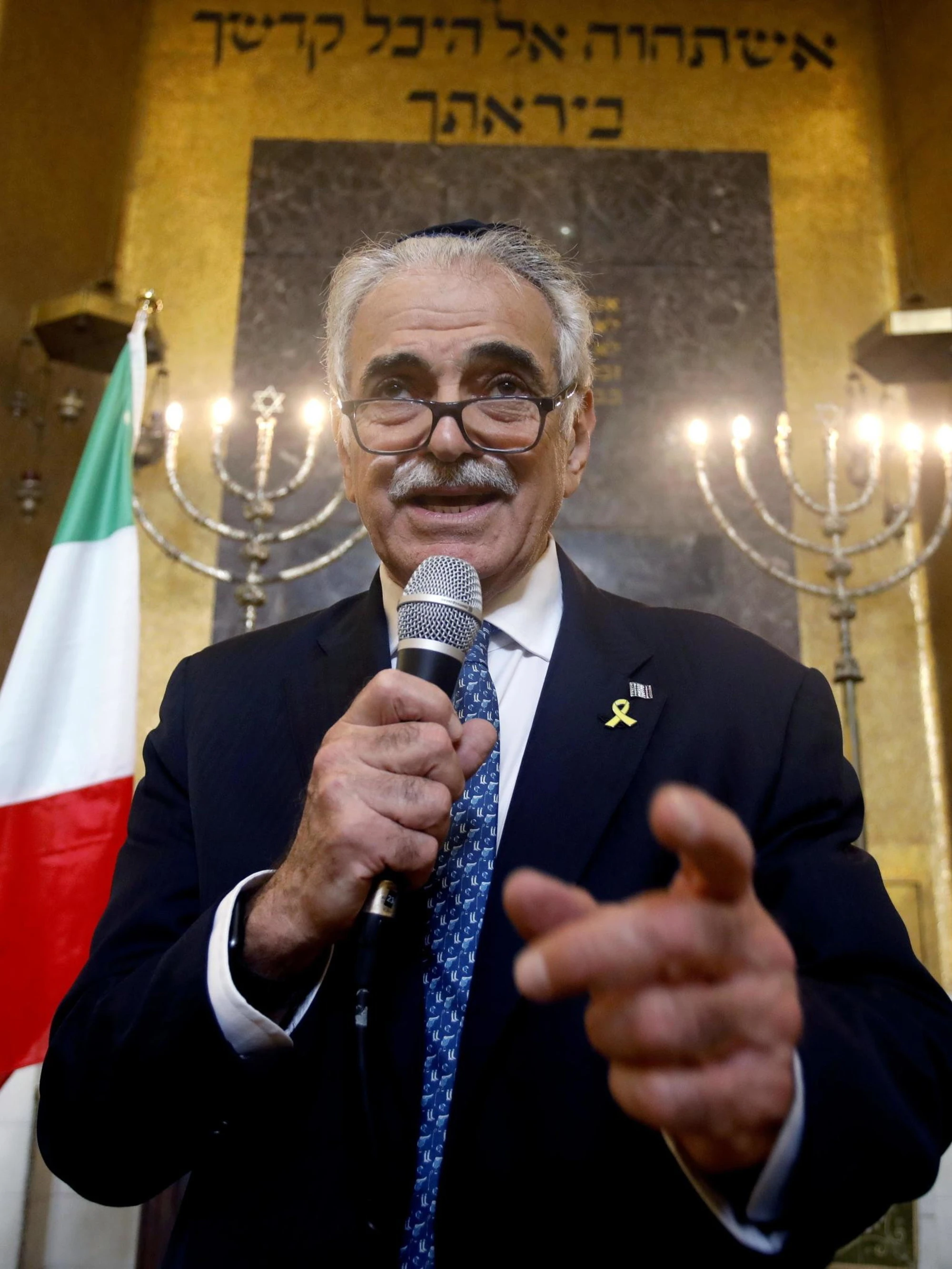 Meghnagi dà una lezione alla sinistra