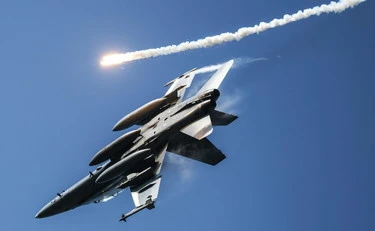 Scramble, due jet dell'Aeronautica decollano contro aerei russi: terrore in Europa