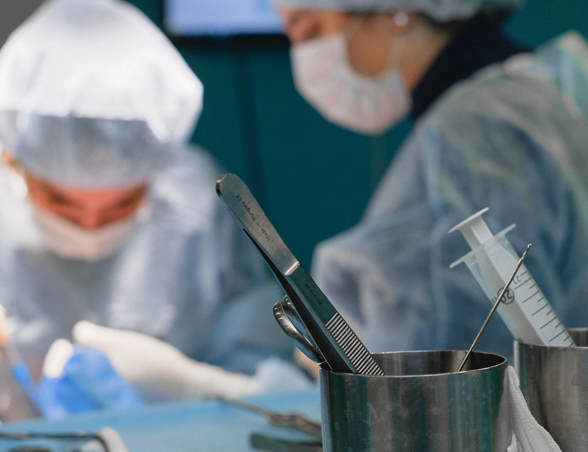 Operazione di routine all'addome, scoperta agghiacciante: all'interno....