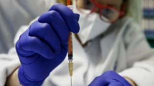 Coronavirus, scoperto il nuovo paziente 1: una 25enne di Milano con una dermatite, "primo caso in assoluto sugli uomini?"