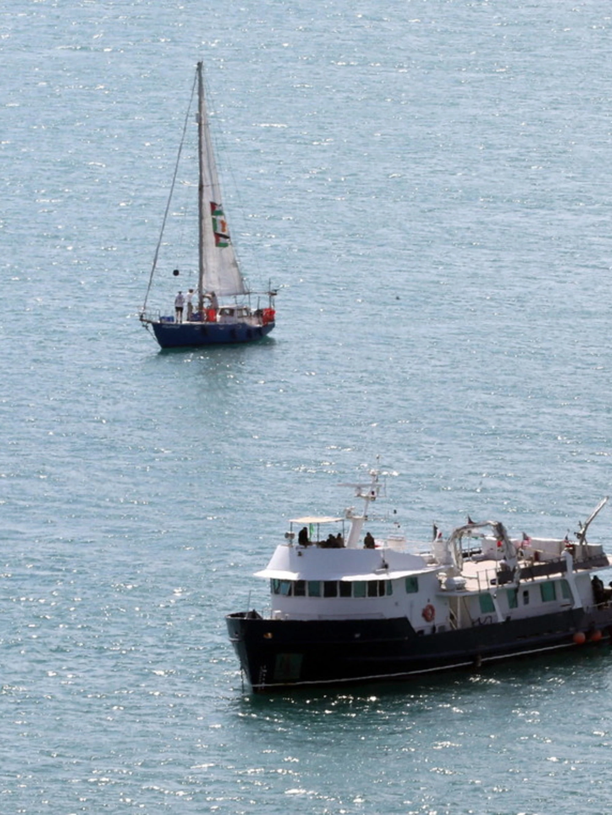 Flotilla, il Pd: "Condividiamo le parole di Mattarella". Paura per i parlamentari a bordo?