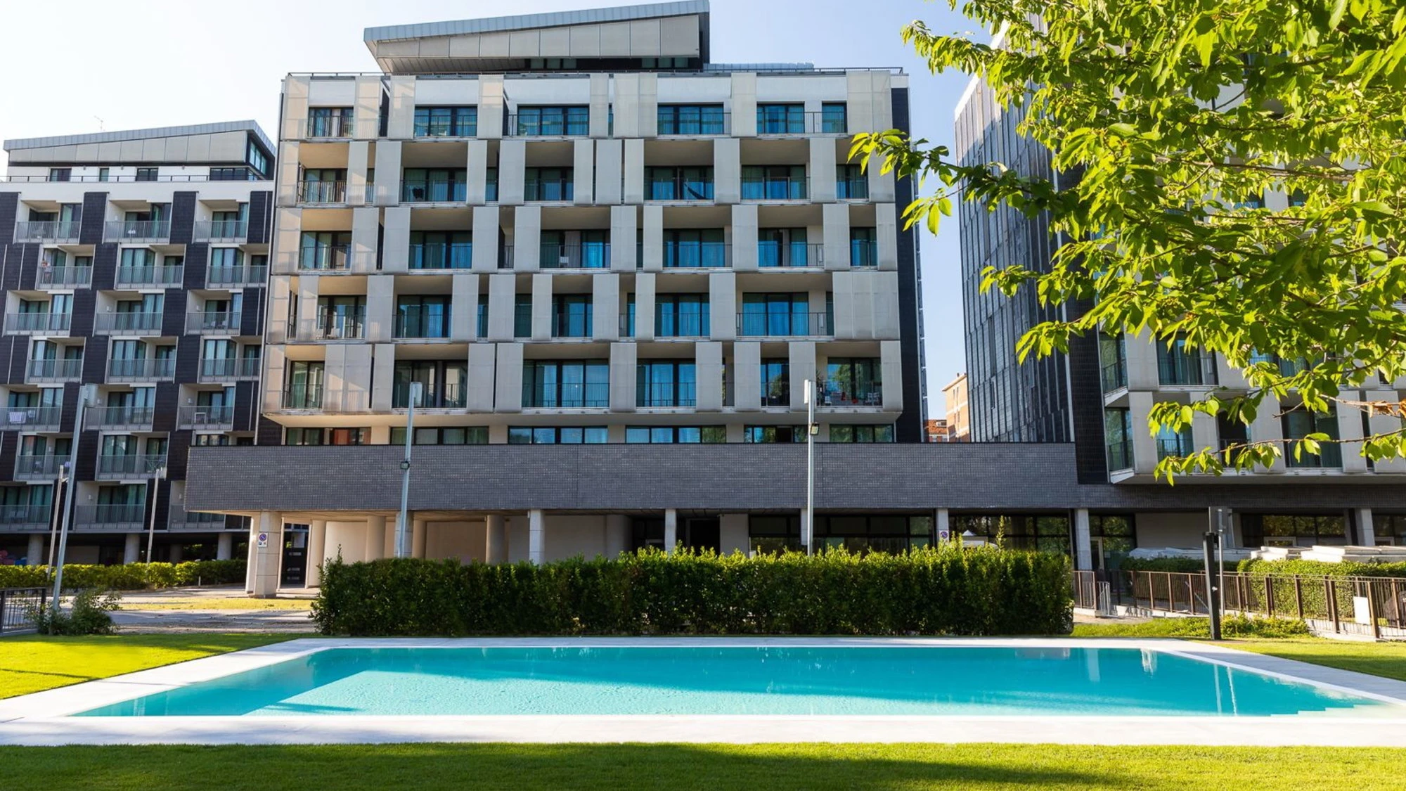 Hotel Stamira e Gruppo Reinvest trasformano il Ramada Plaza Milan: nasce il dual brand Crowne Plaza e Staybridge Suites