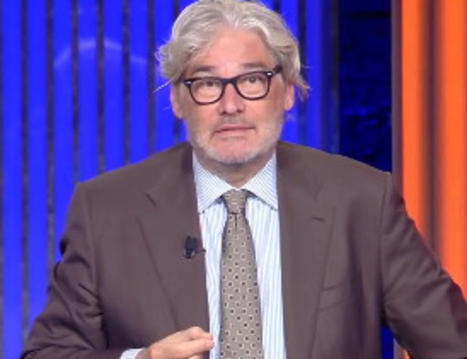 Dritto e rovescio, Paolo Del Debbio sbotta sull'orrore islamico: "Bella porcata. Mi fa schifo!"