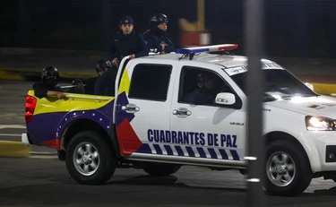 V napadu ZDA v Venezueli naj bi umrlo 40 ljudi, razkriti so bili tudi odzivi na aretacijo Madura.