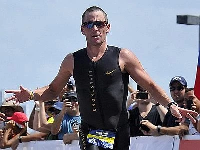 Lance Armstrong confessa: "Ho iniziato a doparmi prima del cancro"