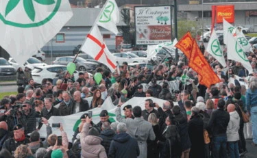 Addio Umberto Bossi? Dalla burocrazia alle follie ecologiste: i nuovi nemici del Nord