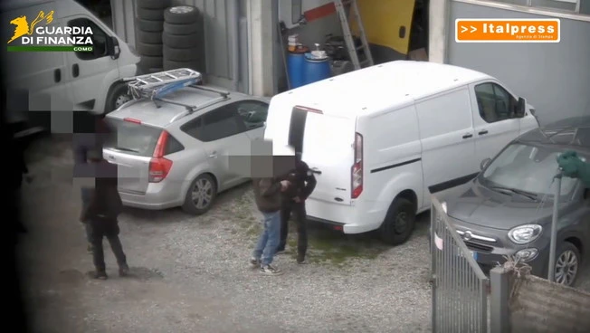 Sgominato giro di spaccio di cocaina nel Comasco, 3 fratelli arrestati