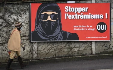 Burqa nei luoghi pubblici: la scelta fatta dalla Danimarca dovrebbe far riflettere anche l'Italia