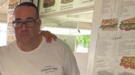 Maria De Filippi, la foto con il fan? Mai vista così: com'è vestita