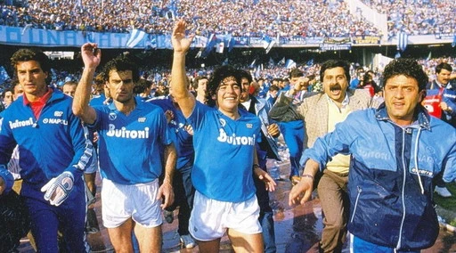 Napoli, Pietro Puzone dallo scudetto con Maradona a una vita da senzatetto: la drammatica parabola dell'ex talento
