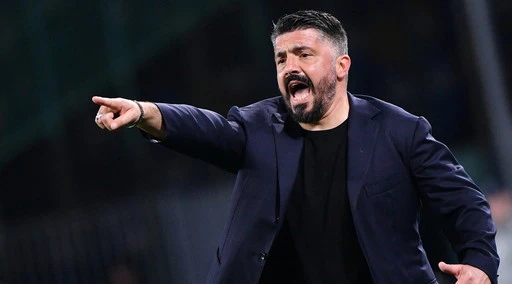 Napoli, De Laurentiis costretto a piegarsi: slitta ancora la ripresa degli allenamenti