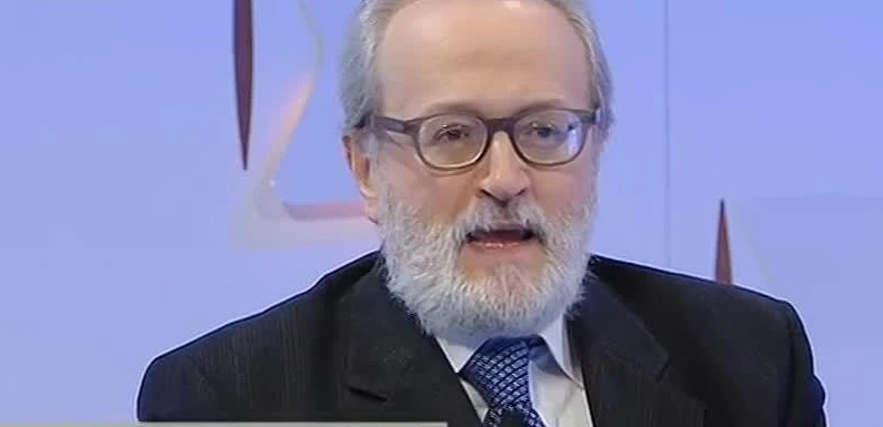 Paolo Becchi, lo strano intreccio tra M5s e magistratura: "Pazzesco, cosa gli hanno concesso di fare"