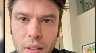 Fedez, basta dirette su Instagram: “Rispetto per le vittime di coronavirus”