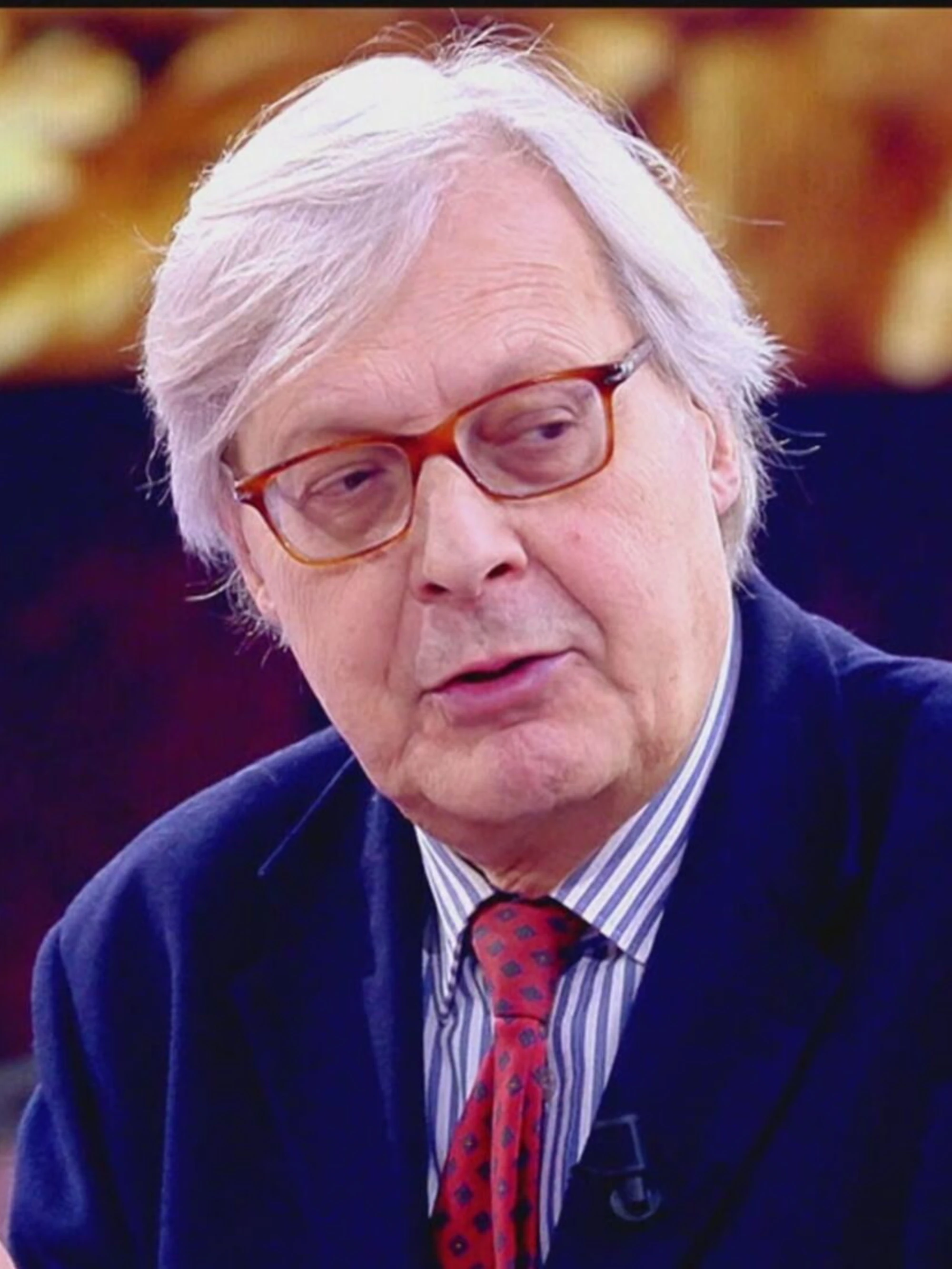 Vittorio Sgarbi, il suo volto dopo il ricovero