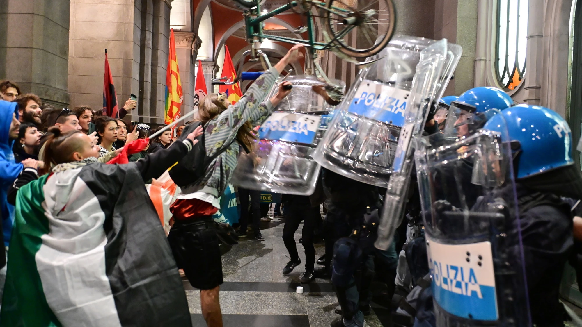 Corte Costituzionale, schiaffo alle forze dell'ordine: "Reati tenui, non punibili"