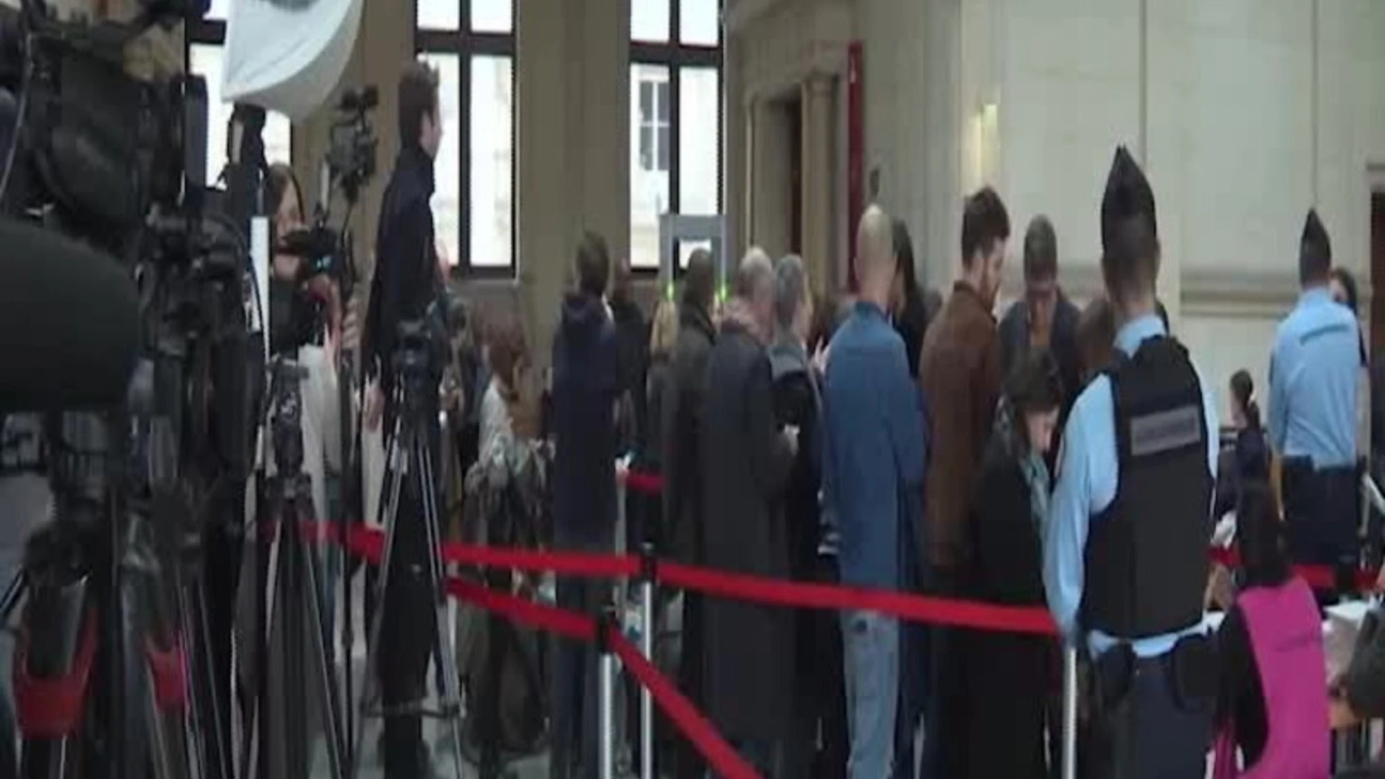 Sarkozy, a Parigi l'udienza per la libertà vigilata