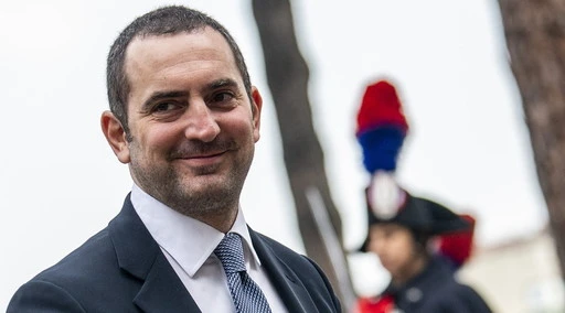 Vincenzo Spadafora, il ministro dello Sport che tiene ferme decine di sport: perché?