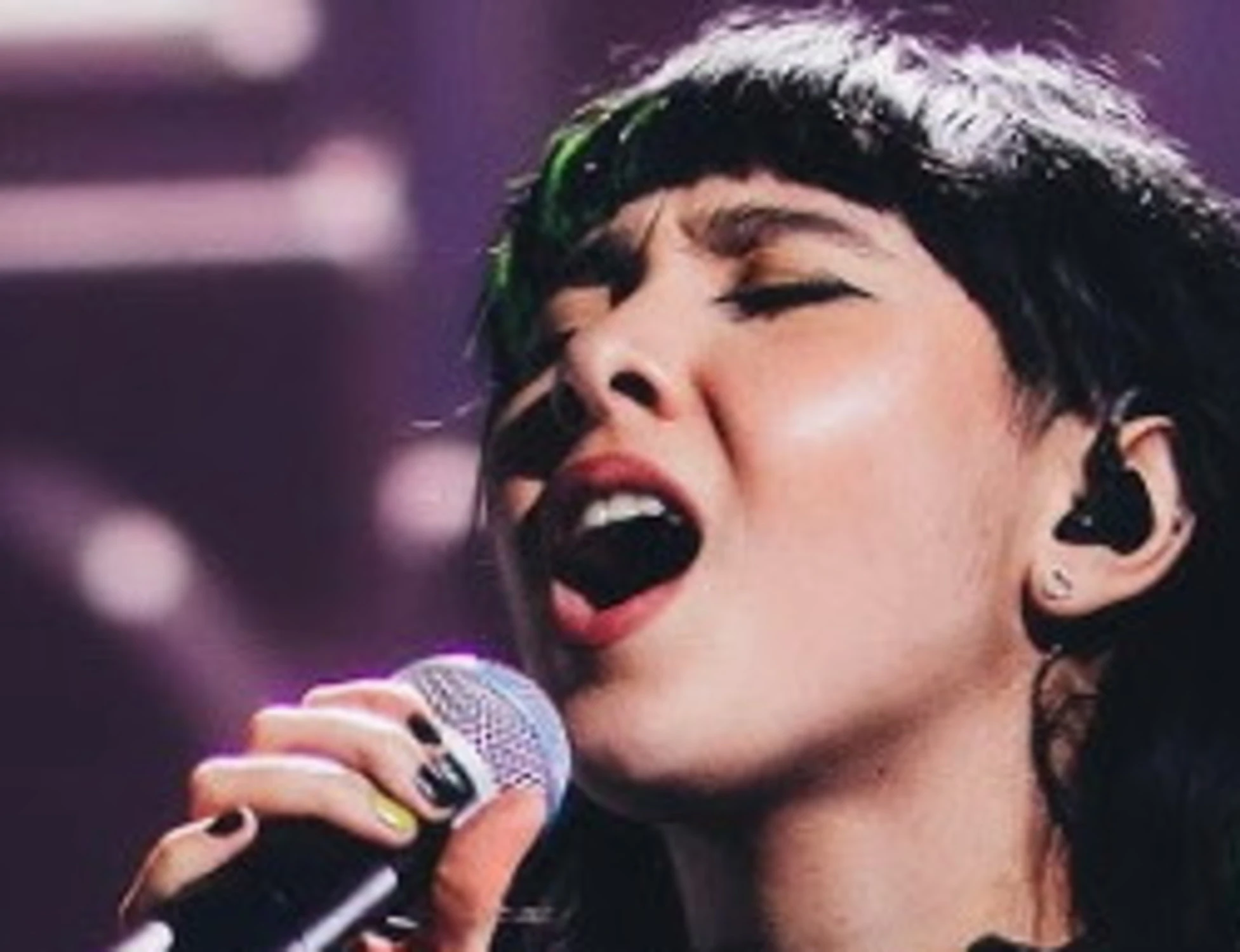 X Factor chiude col boom in chiaro