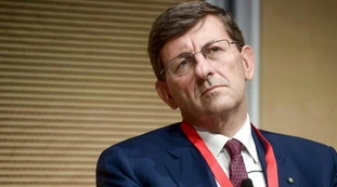 Vittorio Colao al capolinea, l'indiscrezione di Dagospia: "È indesiderato da Conte, che lo ha subito azzerato"