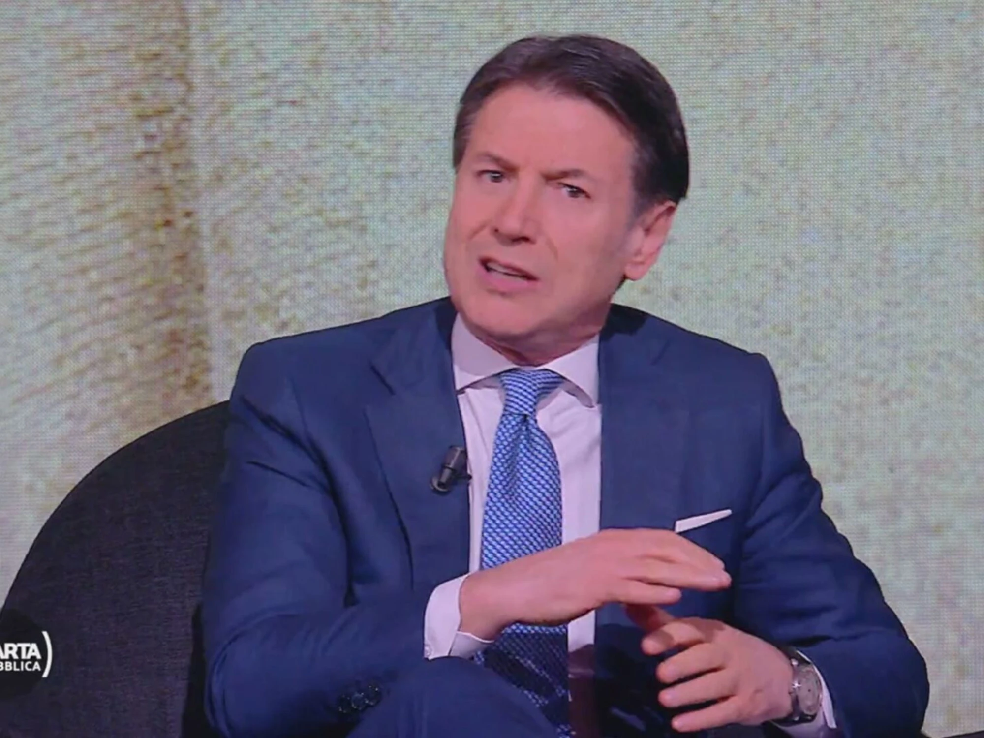 FdI azzera Giuseppe Conte: "Imbarazzante", la figuraccia in tv