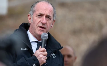 https://media.liberoquotidiano.it/KWxA40CuWkV1cMTx6VxuUo8sqn-S7ERMiTfLtpyWWTs/width:800/quality:90/aW1hZ2VzLzIwMjUvMDgvMjgvMDczNDE3NTk3LWUyZDBkY2Q2LWY2OTQtNGU4Yi1iMjhlLTU5YTVlMDc2ZDMwNC5qcGc.webp