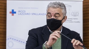 Domenico Arcuri, contratto capestro sulle mascherine: 2 miliardi di pezzi inutili a oltre 19mila scuole 