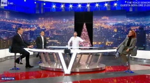 La Vita in Diretta, "che cosa ti stavi toccando?": Andrea Delogu sorpresa da Matano, un gesto molto strano